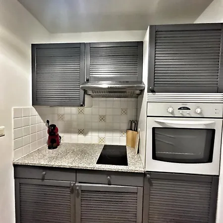 T2 - Centre Apartment